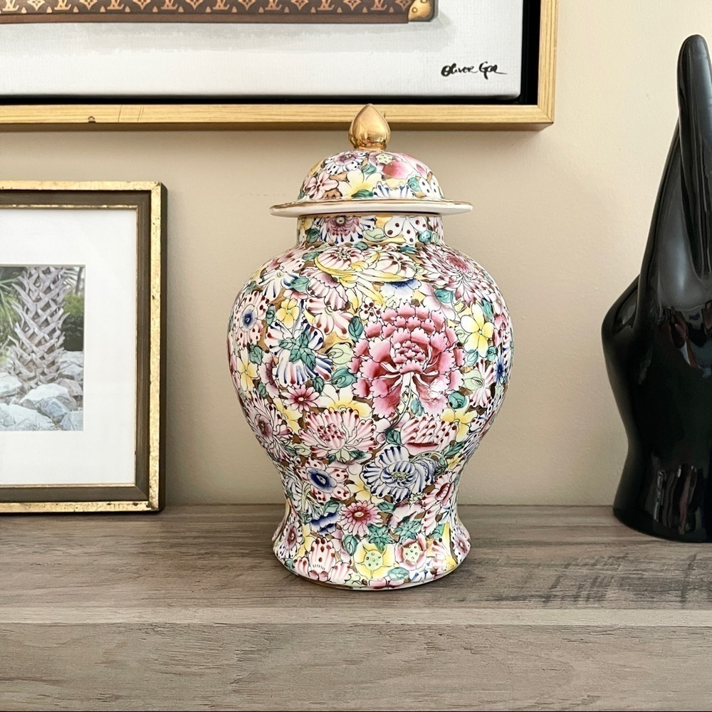 Vintage Millefleurs Japanese PorcelainWare Temple Jar Made in Hong Kong
